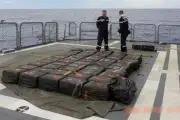 Hải quân Pháp thu giữ 24 tấn cocaine trong chiến dịch tại Thái Bình Dương