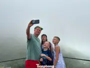 Hải Vân Quan Chìm Trong Biển Mây, Hút Hàng Ngàn Du Khách Ghé Thăm