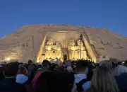 Hiện tượng Mặt Trời thẳng hàng tại Ai Cập thu hút hàng trăm du khách