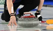 Hành Trình 60 Triệu Năm Của Những Viên Đá Curling Tại Olympic Mùa Đông 2026