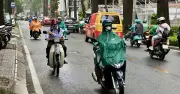 TP.HCM và Nam Bộ bất ngờ đón mưa trái mùa sáng sớm, cảnh báo giông sét