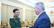 Đại tướng Phan Văn Giăng tiếp Trợ lý Ngoại trưởng Mỹ tại Hà Nội