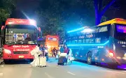 Xe khách 'bến cóc' tràn ngập trung tâm Huế, gây hỗn loạn giao thông cận Tết