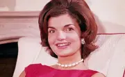 Jackie Kennedy: Dấu ấn phong cách và 5 món trang sức bất hủ của Đệ nhất phu nhân Mỹ