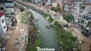 Kênh La Khê Hà Nội: Công trình trọng điểm ngập rác, tiến độ ì ạch