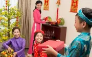 Lời chúc an hòa có giá trị hơn tài lộc trong năm mới
