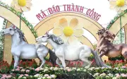 Linh Vật Ngựa Rực Rỡ Thu Hút Đông Đảo Người Dân Đồng Nai Đón Xuân 2026