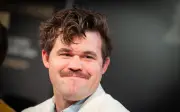 Magnus Carlsen Dẫn Đầu Freestyle Chess 2026, Chọn Đối Thủ Bán Kết