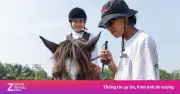 Một Ngày 'Chạy Sô' Của Huấn Luyện Viên Cưỡi Ngựa Dịp Tết Bính Ngọ Tại TP.HCM