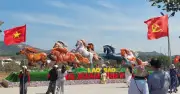 Đàn linh vật ngựa 'Mã đáo thành công' thu hút hàng nghìn người check-in tại Quảng Trị