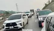 Ùn tắc nghiêm trọng trên cao tốc Bắc Nam qua hầm Thần Vũ dịp Tết Nguyên đán