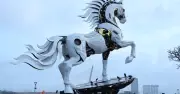 Đà Nẵng đề xuất giữ linh vật ngựa trang trí Tết đến hết tháng 9.2026