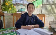 Nữ sinh Đắk Lắk mồ côi cha mẹ vẫn quyết tâm học tập để vượt qua nghịch cảnh