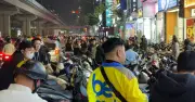 Phố Thời Trang Hà Nội Ùn Tắc Nghiêm Trọng Do Tràn Nước Sau Mưa