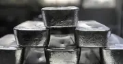 Quỹ SLV Bán Ra 700 Tấn Bạc, Giá Kim Loại Quý Biến Động Mạnh Trước Dữ Liệu Lạm Phát Mỹ