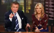 Regis Philbin: Kỷ lục Guinness 15.188 giờ truyền hình và hành trình bền bỉ của huyền thoại Mỹ