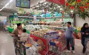 Siêu thị lớn mở cửa xuyên Tết Nguyên đán, phục vụ nhu cầu mua sắm của người dân