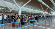 Sân bay Tân Sơn Nhất thông thoáng sáng 25 Tết, hành khách check-in thuận lợi