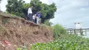 Sạt lở bờ sông Cái Nhum, Vĩnh Long: Người dân sống trong nỗi lo mất nhà, mất đất