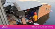 Sập nhà ven sông tại TP.HCM: Hai người bị thương, nhiều tài sản cuốn trôi
