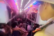Ô tô 21 chỗ nhồi 79 người bị phạt 225 triệu đồng, hình ảnh bên trong gây sốc