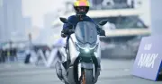 Tư Thế Ngồi Quyết Định Trải Nghiệm Lái Xe Đường Dài: Bài Học Từ Yamaha NMAX 155
