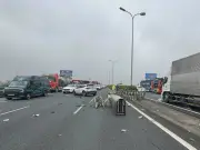 Tai nạn liên hoàn 4 ô tô trên cao tốc Pháp Vân - Cầu Giẽ, ùn tắc nghiêm trọng