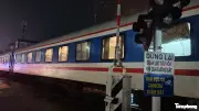 Tai nạn thảm khốc tại đường ngang Hà Nội: Xe tải đâm tàu SE, một người tử vong