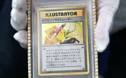 Thẻ Pokemon Pikachu và vòng kim cương lập kỷ lục đấu giá 16,5 triệu USD