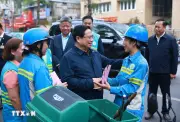 Thủ tướng Phạm Minh Chính thăm, chúc Tết công nhân vệ sinh môi trường Hà Nội