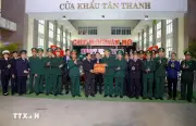 Thủ tướng Phạm Minh Chính thăm, chúc Tết lực lượng làm nhiệm vụ tại cửa khẩu Tân Thanh