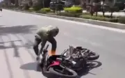 Thanh niên dương tính ma túy đốt xe máy chống đối CSGT tại Khánh Hòa