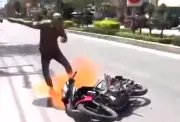 Thanh niên Khánh Hòa đốt xe máy khi bị cảnh sát kiểm tra, dương tính ma túy