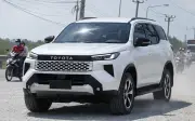 Toyota Fortuner 2026 lộ diện chạy thử tại Thái Lan: Thiết kế mới, dự kiến thêm hybrid