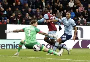 Trận Cầu Điên Rồ: Burnley Thua Ngược 3-4 Trước Brentford Ở Turf Moor