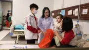 Trường Lômônôxốp Tây Hà Nội tổ chức Tết sẻ chia 2026 tại Bệnh viện Nhi Hà Nội