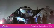 Tàu SE3 húc văng xe tải ở Hà Nội: Tài xế tử vong, đường sắt Bắc - Nam gián đoạn