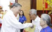 Tổng Bí thư Tô Lâm thăm, chúc Tết và tặng quà tại tỉnh Tây Ninh