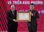 Nhà Hát Kịch Việt Nam Tổng Kết 2025, Vinh Danh NSƯT Trịnh Mai Nguyên Với Huân Chương