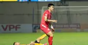 Văn Hậu ghi siêu phẩm từ giữa sân, CAHN lội ngược dòng thắng Thanh Hóa 3-1