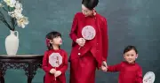 Xu Hướng Thời Trang Tết Cho Mẹ Và Bé: Từ Sắc Đỏ May Mắn Đến Thiết Kế Thoải Mái