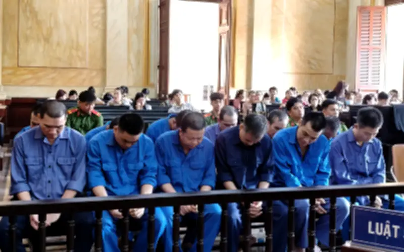 12 Lãnh Đạo Và Nhân Viên Bảo Vệ Khu Công Nghệ Cao TP.HCM Nhận Án Tù Vì Tội 'Bảo Kê' Xe Quá Tải