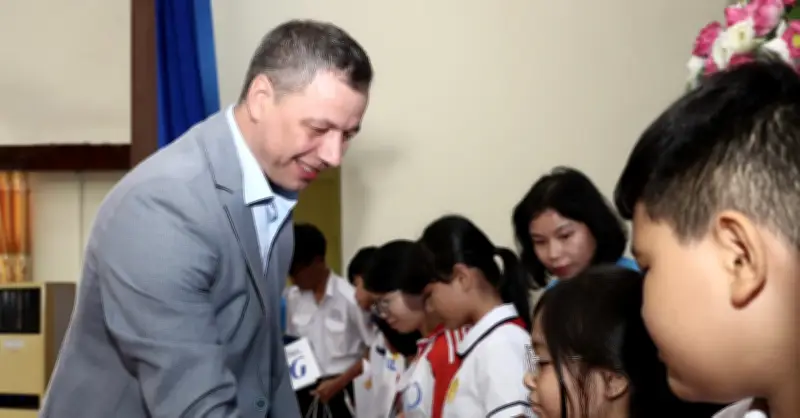 150 học sinh tiểu học vượt khó tại TP.HCM nhận học bổng Nguyễn Đức Cảnh