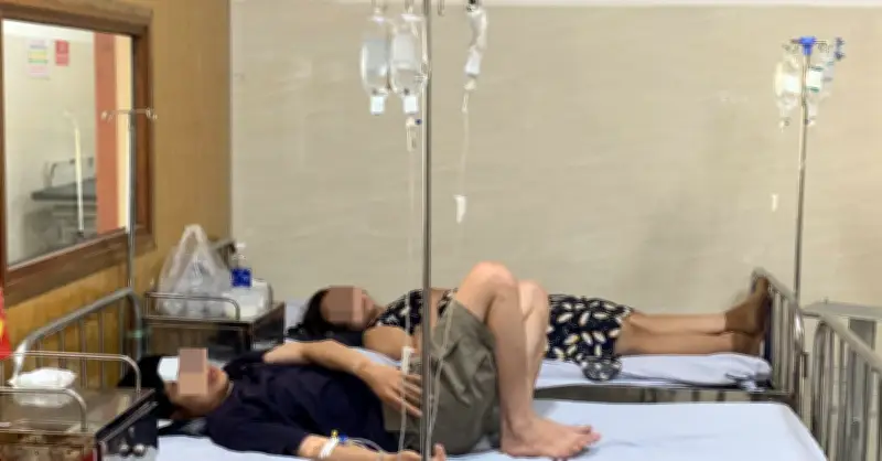 19 Người Nhập Viện Nghi Ngộ Độc Sau Khi Ăn Bánh Mì Tại TP.HCM