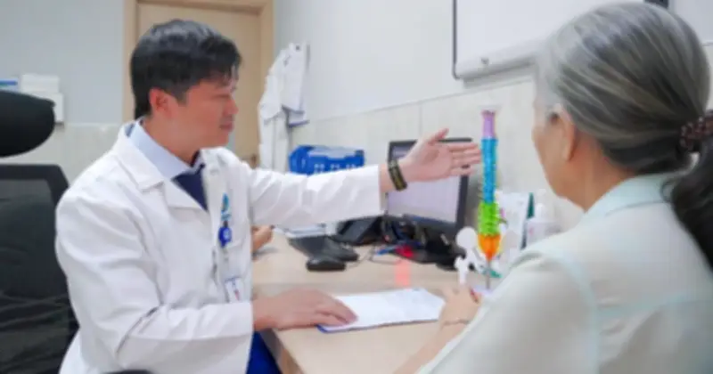 3 năm đau lưng sau tai nạn: Phẫu thuật cột sống giúp bệnh nhân thoát khỏi xe lăn