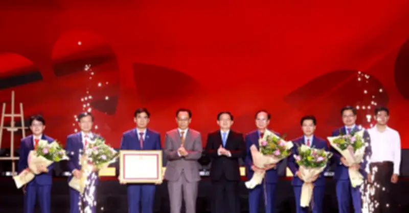 4 Giáo sư, Phó Giáo sư Nhận Giải Thưởng Tinh Hoa Pháp Lý Việt Nam