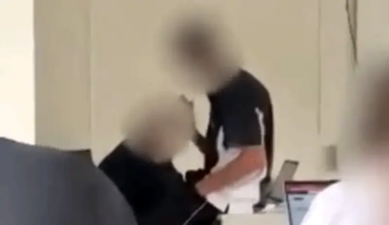 5 học sinh Australia bị đình chỉ vì quấy rối cô giáo trong clip TikTok gây phẫn nộ