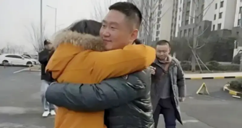 6 năm sau ca ghép tuy, người phụ nữ bật khóc khi gặp ân nhân hiến tạng