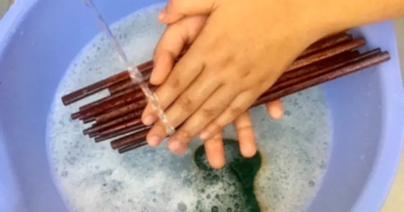 Đũa Bẩn Hơn Bệ Toilet: Cách Rửa Sai Khiến Vi Khuẩn Tăng Gấp 37 Lần