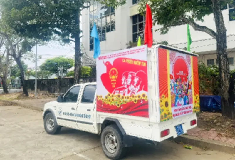 Đa dạng hóa hình thức tuyên truyền hướng tới Ngày hội non sông